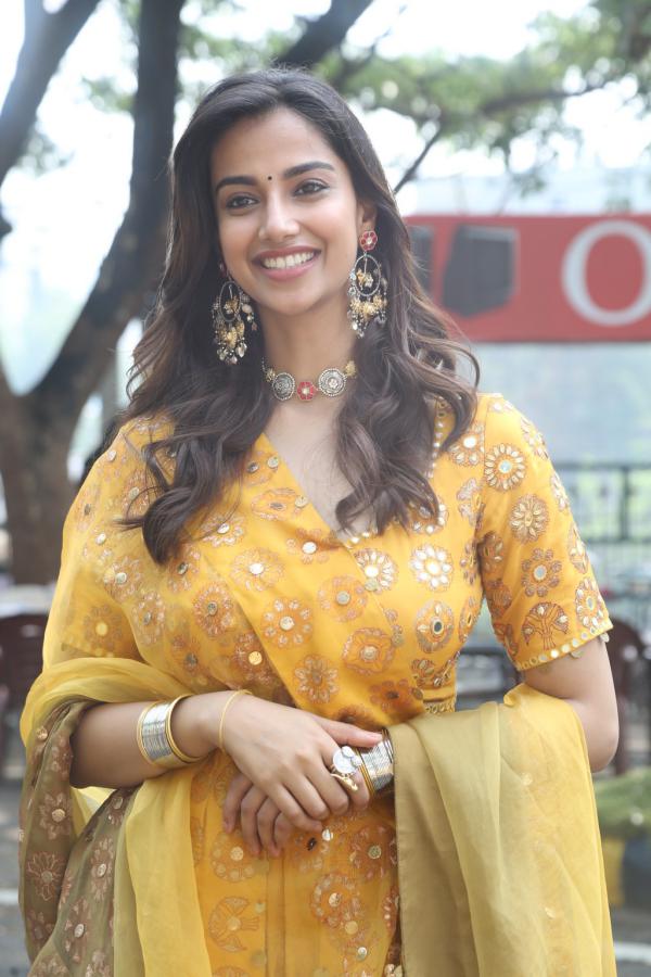 meenakshi-chowdary-stills-6.jpg