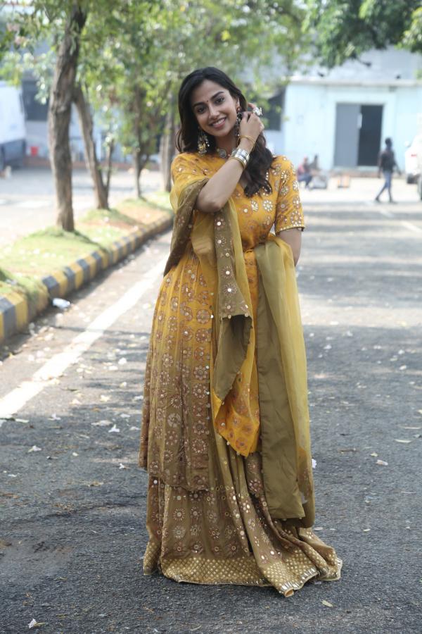 meenakshi-chowdary-stills-9.jpg