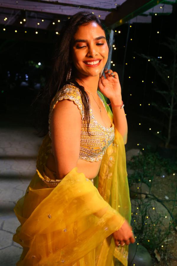 meenakshi-goswami-stills-2-16.jpg