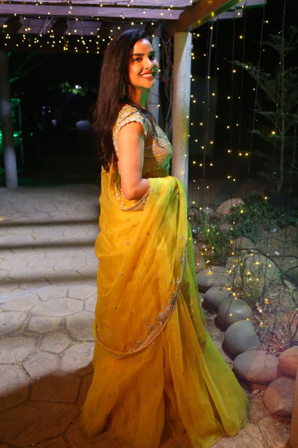 meenakshi-goswami-stills-2-5.jpg