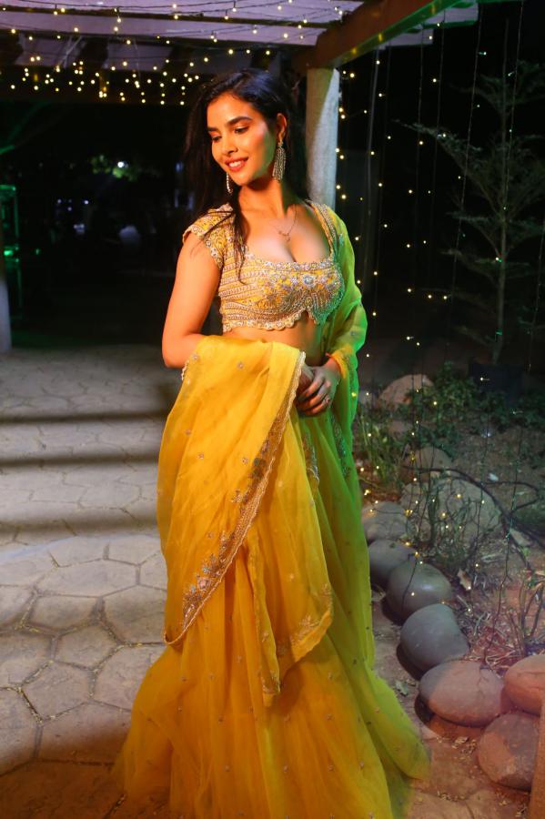meenakshi-goswami-stills-2-6.jpg