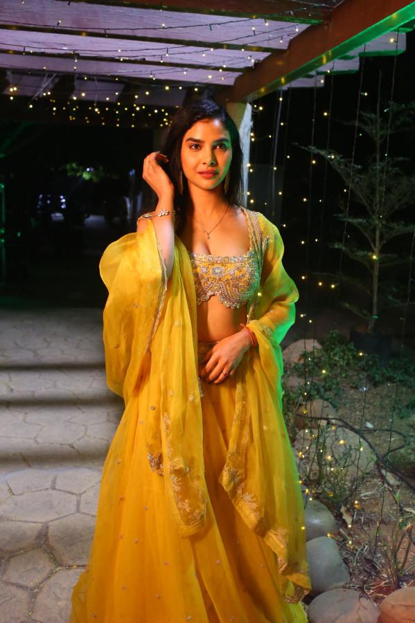 meenakshi-goswami-stills-2-8.jpg
