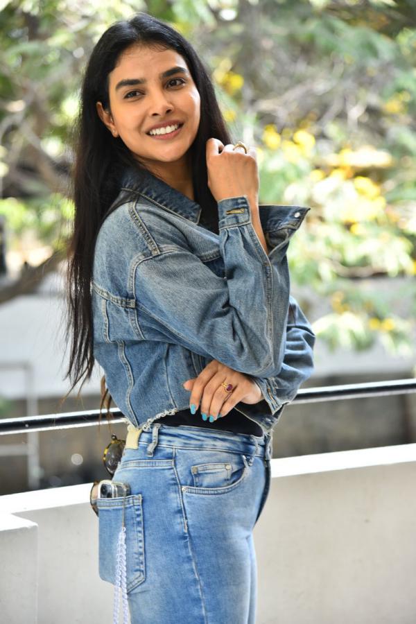 meenakshi-goswami-stills-3-5.jpg