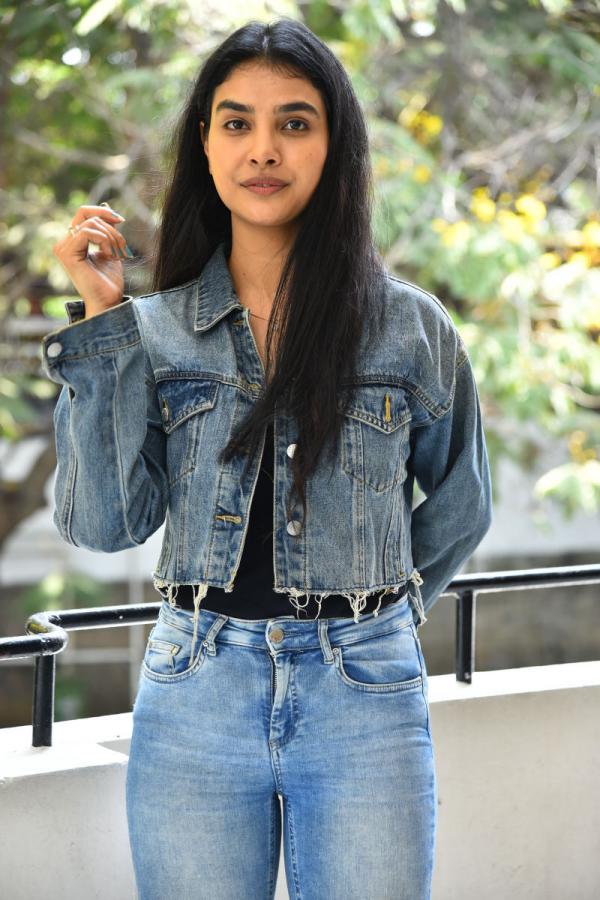 meenakshi-goswami-stills-3-6.jpg