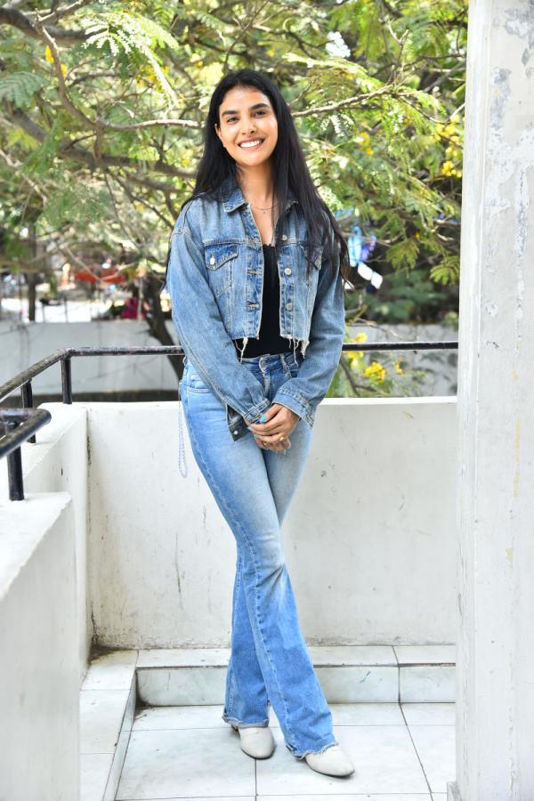 meenakshi-goswami-stills-3-8.jpg
