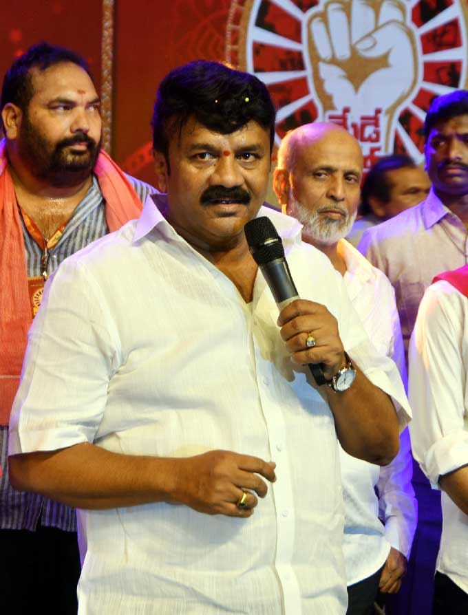 megastar-chiranjeevi-at-may-day-celebrations-5.jpg