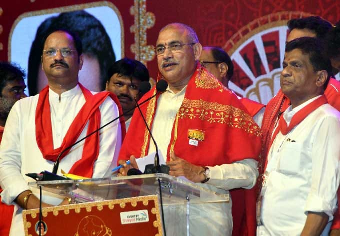 megastar-chiranjeevi-at-may-day-celebrations-8.jpg