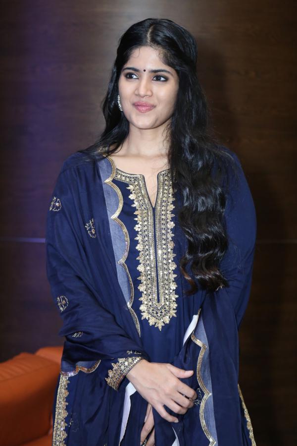 megha-akash-stills-11.jpg