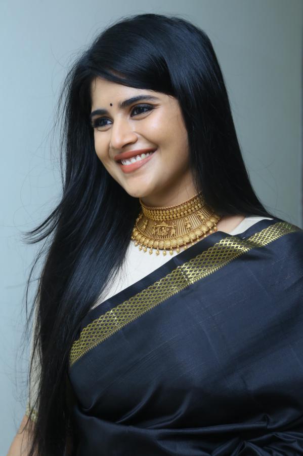 megha-akash-stills-3-4.jpg