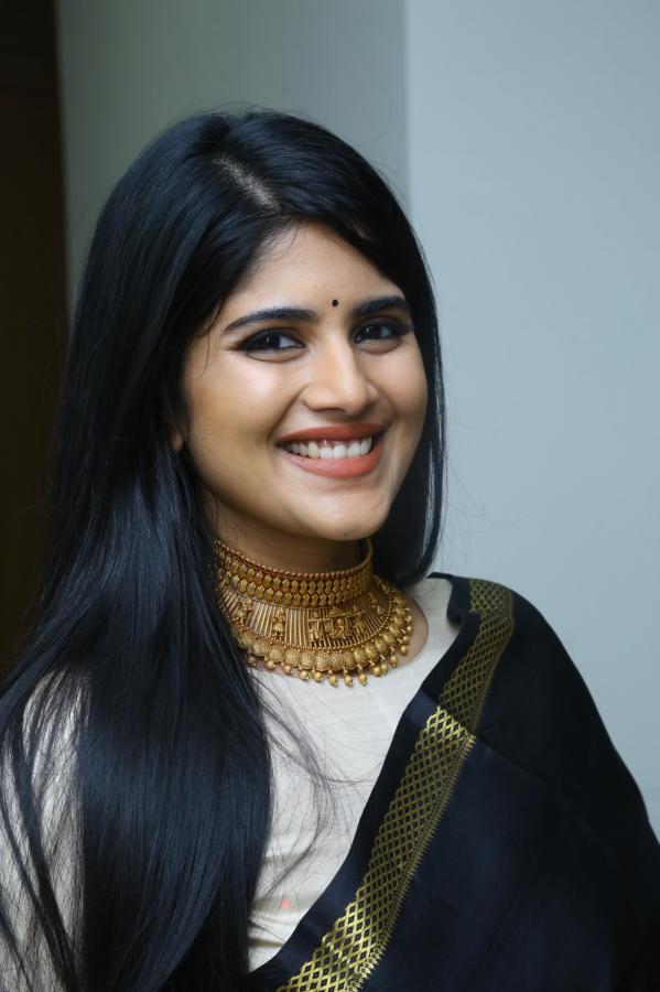 megha-akash-stills-3-5.jpg