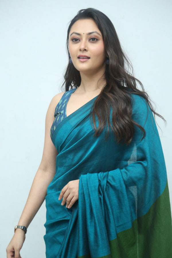 megha-chowdary-stills-2-16.jpg