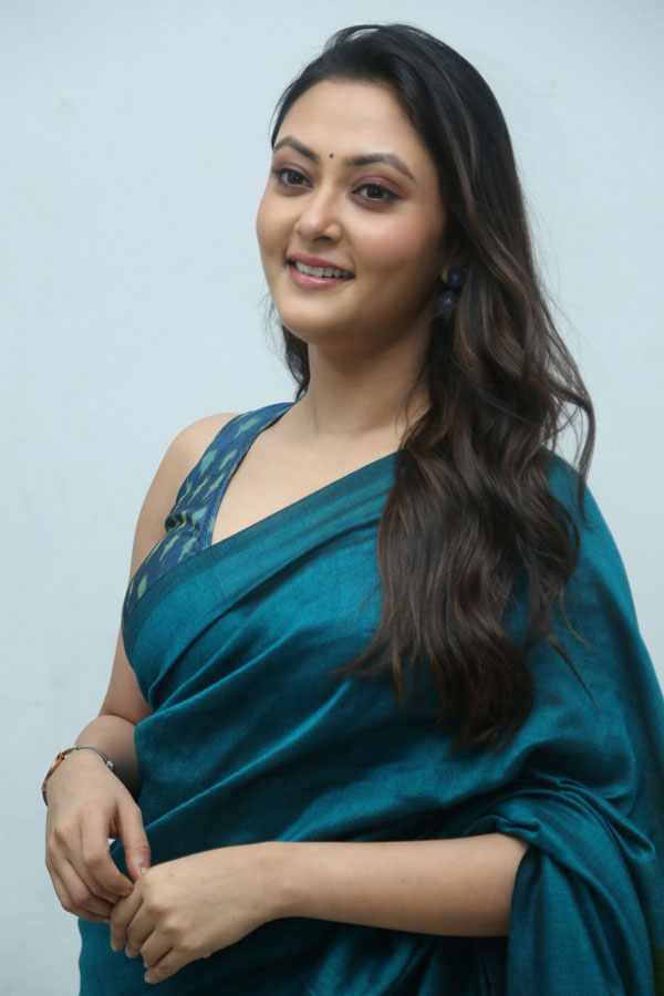 megha-chowdary-stills-2-21.jpg