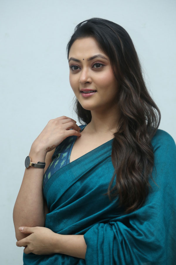 megha-chowdary-stills-2-22.jpg