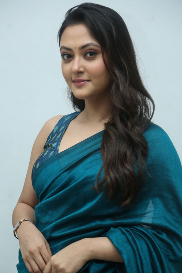 megha-chowdary-stills-2-23.jpg