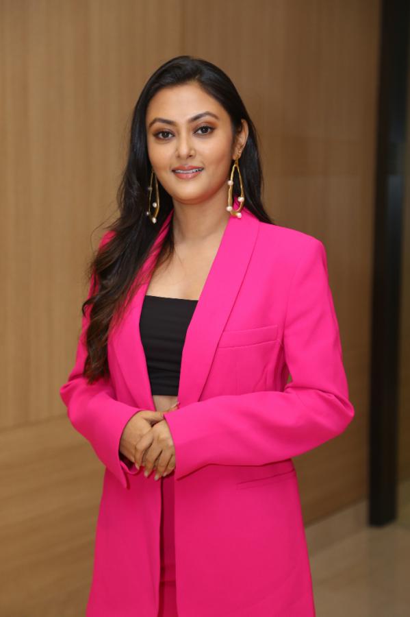 megha-chowdary-stills-8.jpg