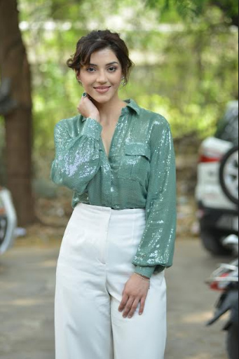 Mehreen Pirzada Stills