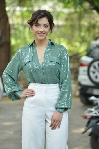 mehreen-pirzada-stills-2-3.jpg