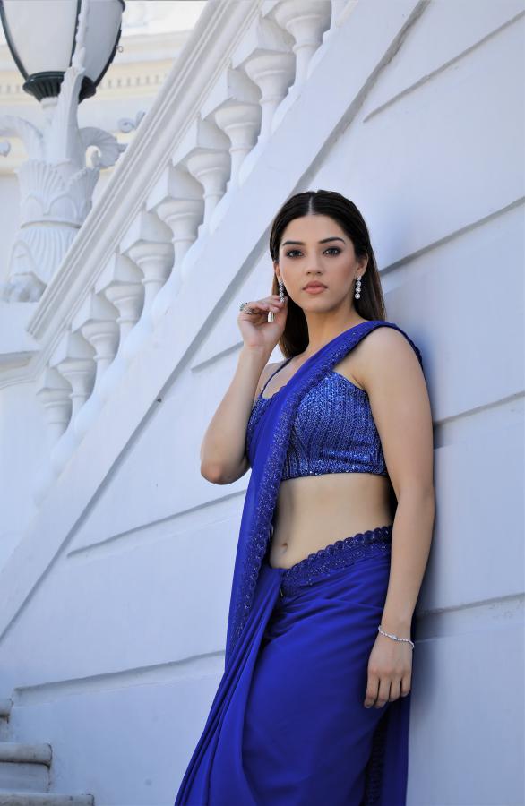mehreen-pirzada-stills-3-5.jpg