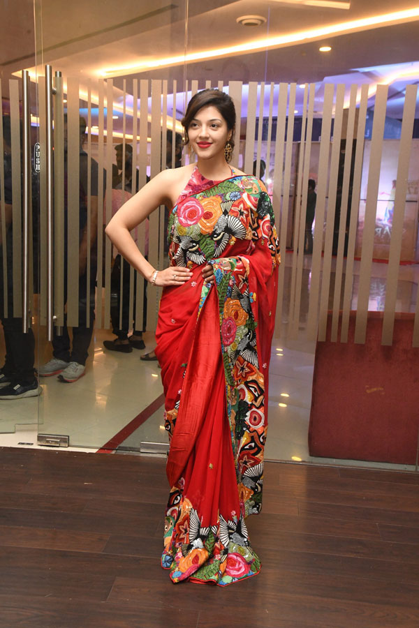 mehreen-pirzada-stills-4-15.jpg