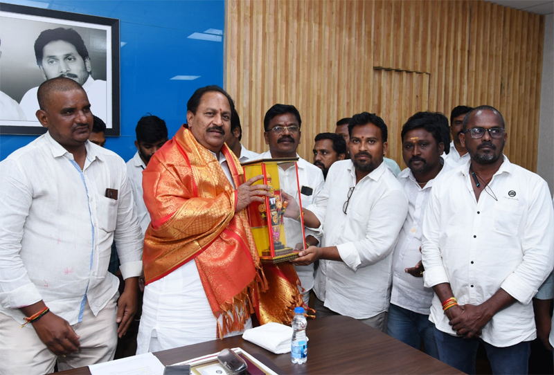 minister-kottu-satyanarayana-press-meet-on-nai-brahmins-2.jpg