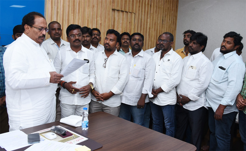 minister-kottu-satyanarayana-press-meet-on-nai-brahmins-3.jpg