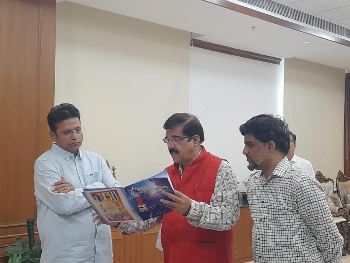 minister-sridhar-babu-released-telugu-times-business-excellence-awards-2024-9.jpg