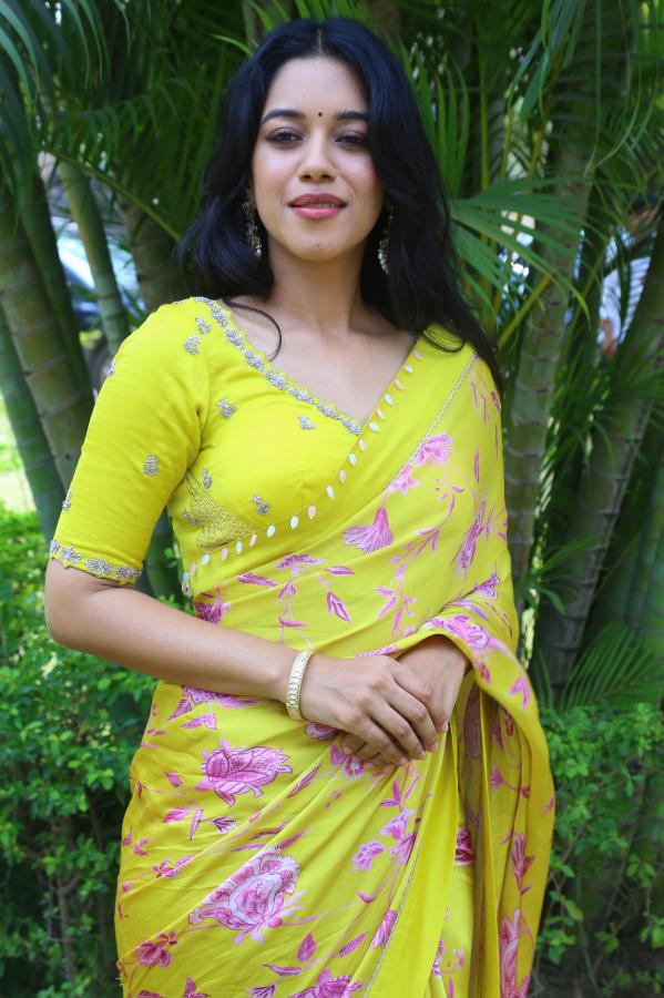 mirnalini-ravi-stills-10.jpg