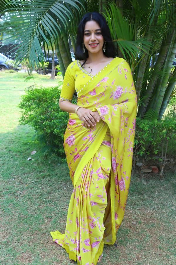 mirnalini-ravi-stills-12.jpg