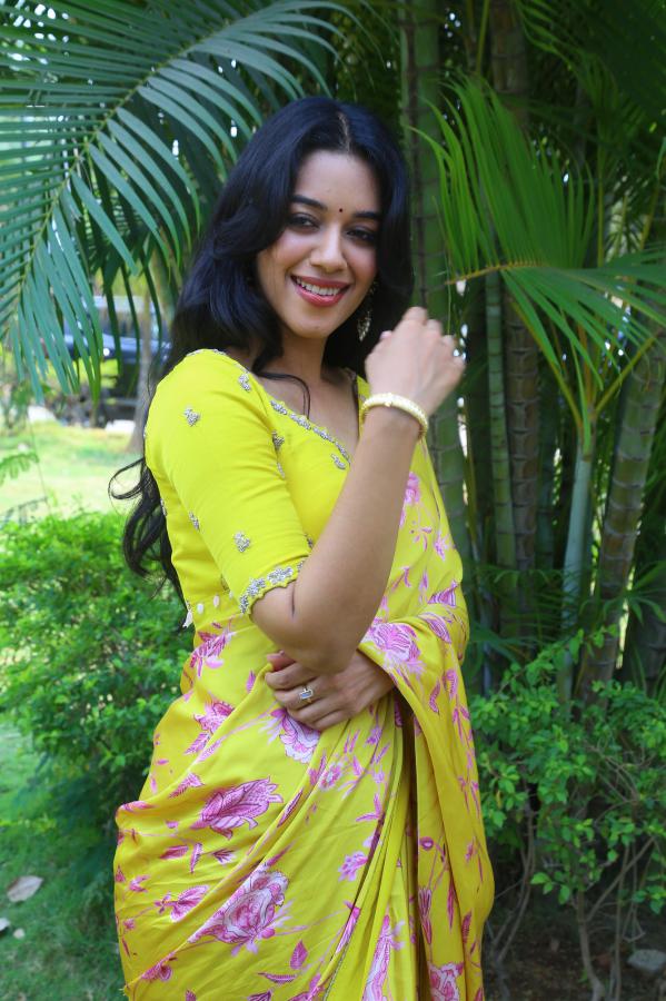 mirnalini-ravi-stills-16.jpg