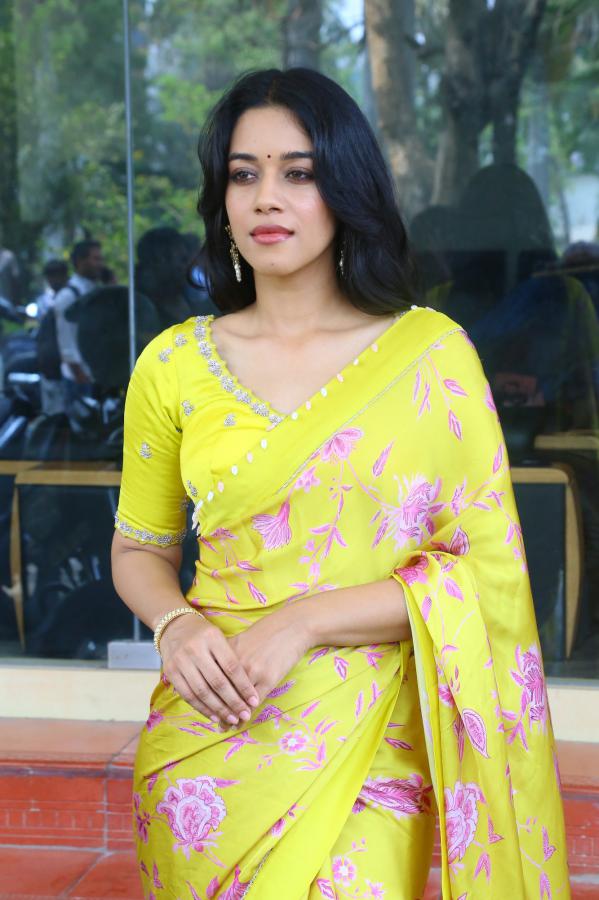 mirnalini-ravi-stills-18.jpg
