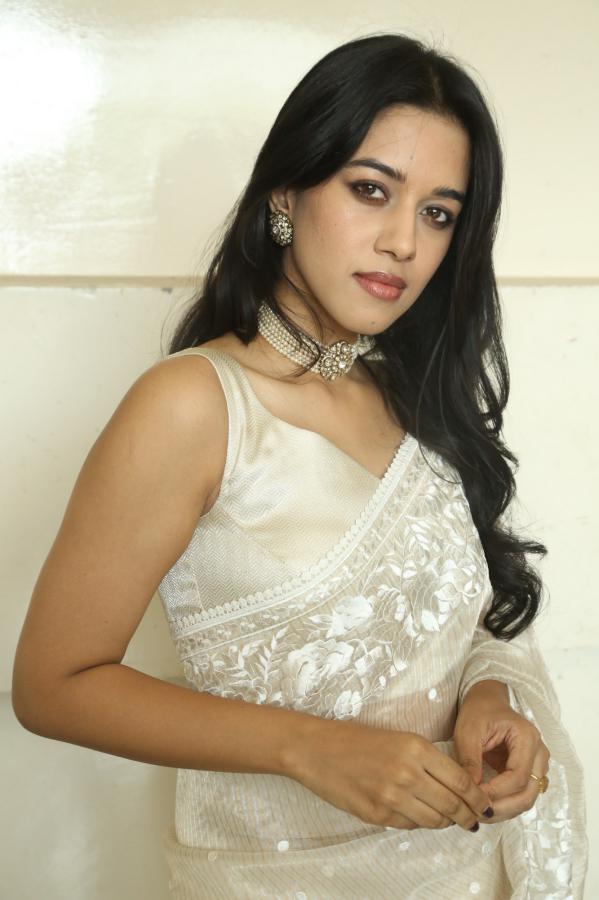 mirnalini-ravi-stills-2-19.jpg