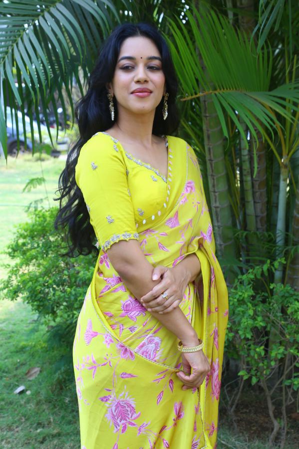 mirnalini-ravi-stills-5.jpg