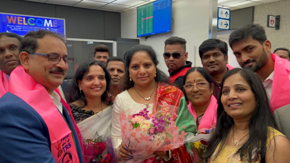 mlc-kavitha-gets-grand-welcome-at-washington-airport-3.jpg