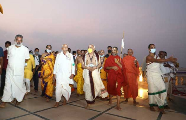 mohan-bhagwat-visits-statue-of-equality-2.jpg