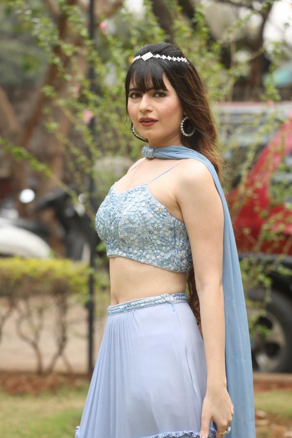 monal-jagtani-stills-11.jpg