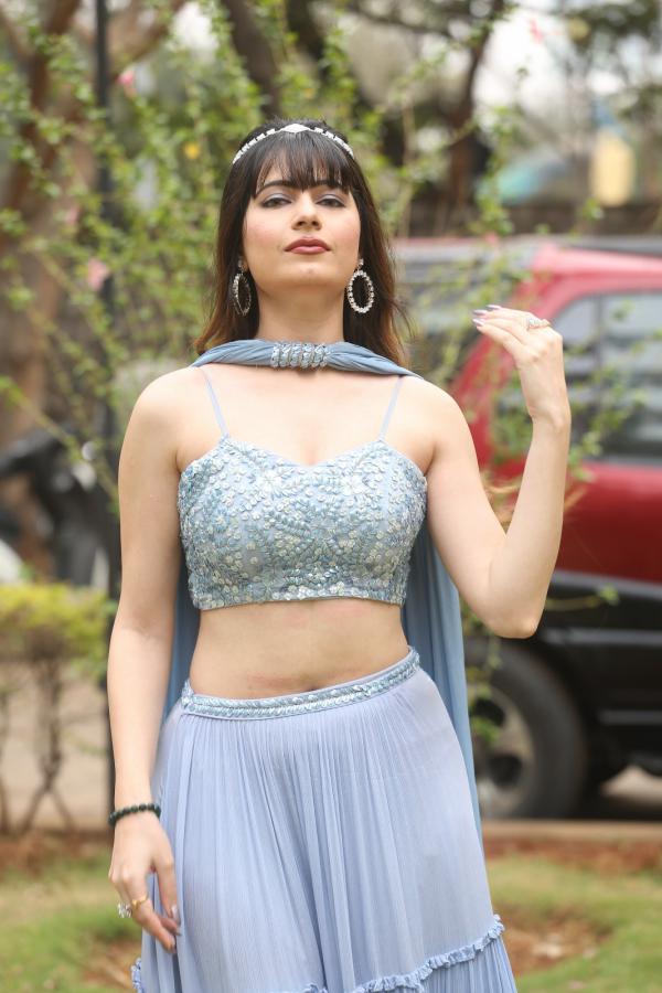 monal-jagtani-stills-13.jpg