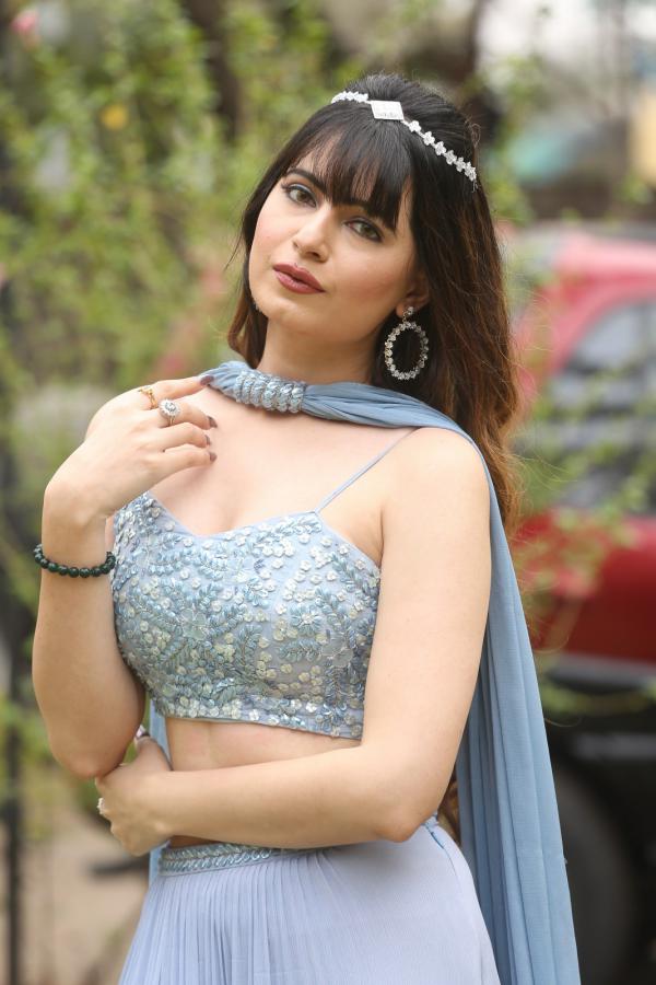 monal-jagtani-stills-14.jpg