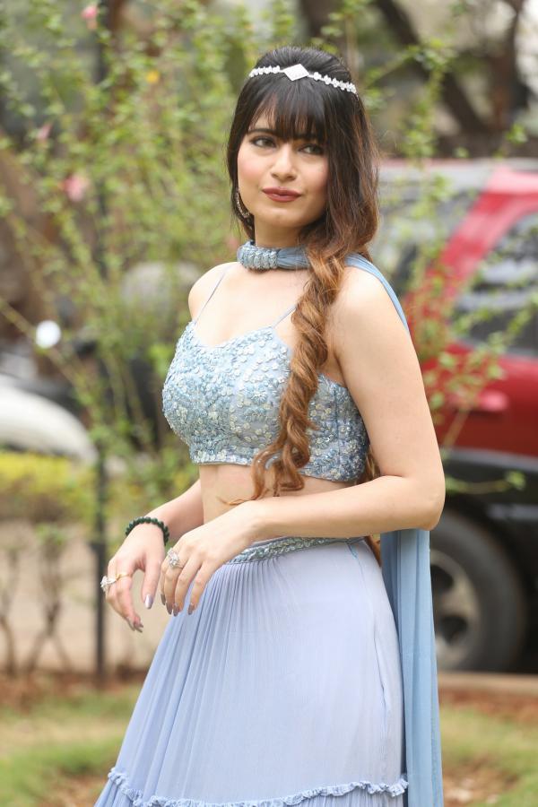 monal-jagtani-stills-4.jpg