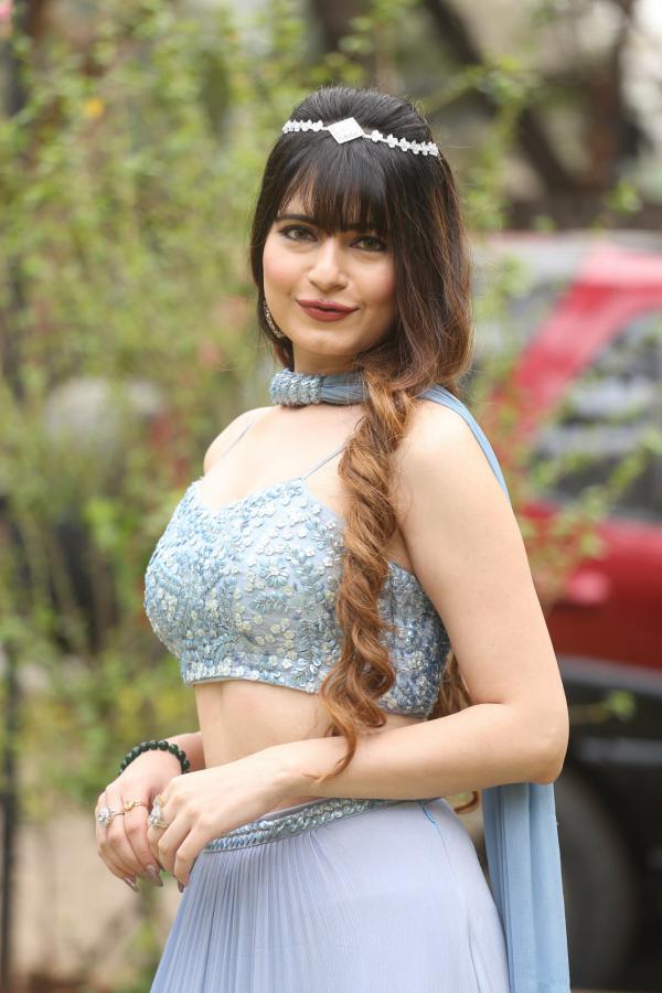 monal-jagtani-stills-5.jpg