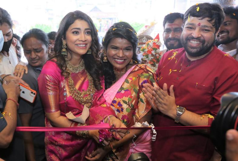 mugdha-art-designer-store-starts-in-vijayawada-13.jpg