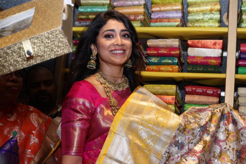 mugdha-art-designer-store-starts-in-vijayawada-4.jpg