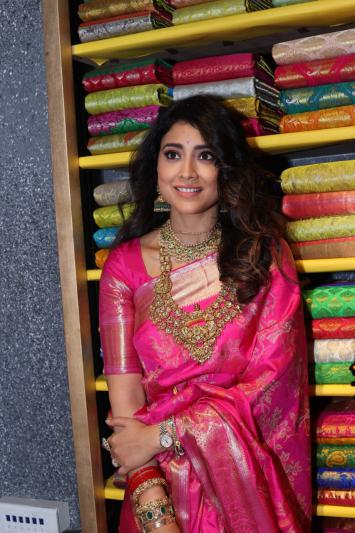 mugdha-art-designer-store-starts-in-vijayawada-5.jpg