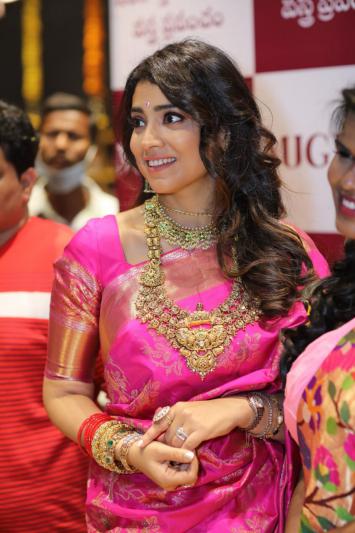 mugdha-art-designer-store-starts-in-vijayawada-9.jpg