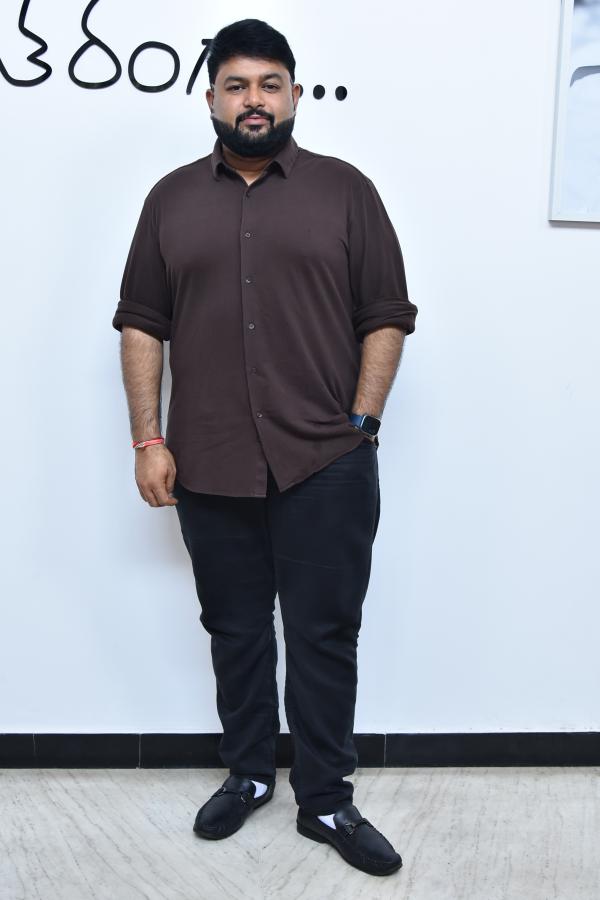 music-director-ss-thaman-with-media-5.jpg
