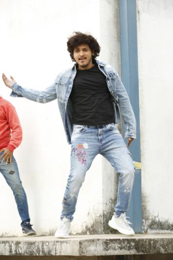 naa-venta-paduthunna-chinna-devudamma-stills-7.jpg