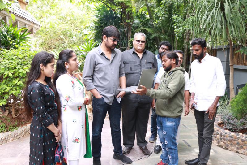 naa-venta-paduthunna-chinnadevadamma-song-launched-by-srikanth-1.jpg