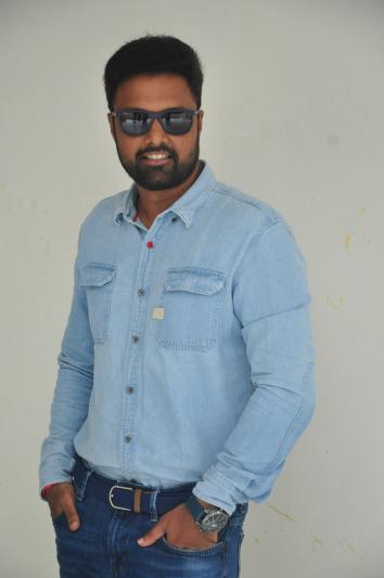 nachindhi-gril-friend-movie-team-press-meet-2.jpg