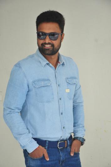 nachindhi-gril-friend-movie-team-press-meet-4.jpg