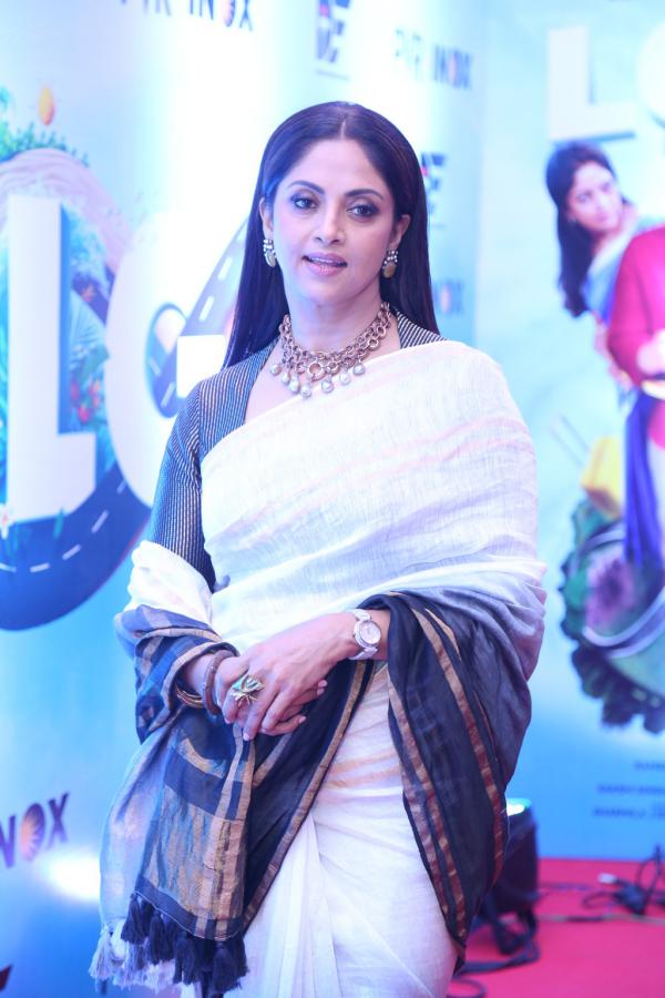 nadhiya-stills-2.jpg