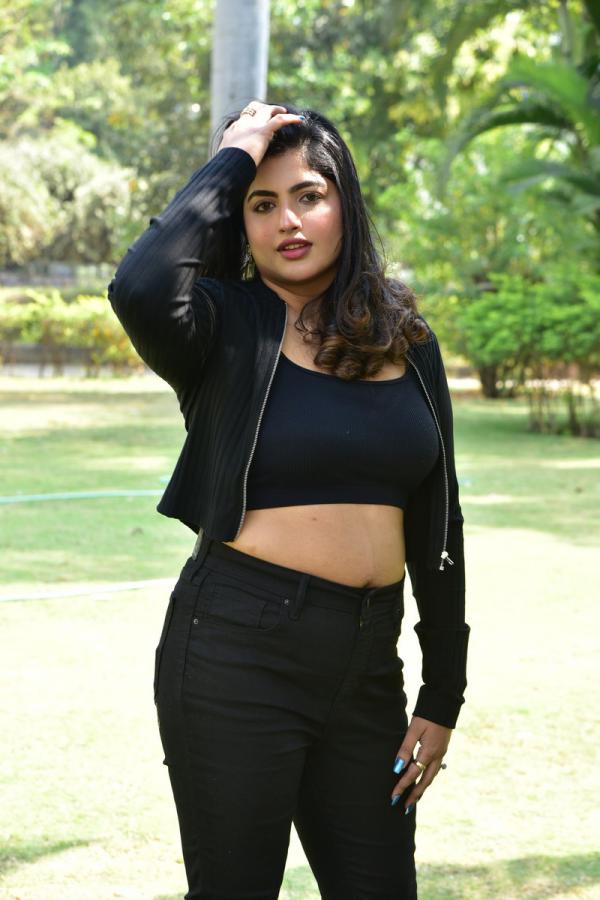 naina-sarwar-stills-10.jpg